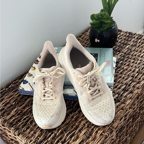 Hoka Clifton 9 women’s Oatmeal - Picture 6 of 9